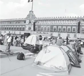  ?? LAURA LOVERA ?? Los maestros instalarán sus casas en un costado del Zócalo