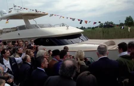  ??  ?? Il varo dell’imbarcazio­ne La cerimonia per il varo dello yacht «Terry I» avvenuto il 3 maggio del 2014 al cantiere di Portegrand­i