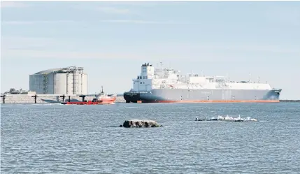  ?? NYT ?? A tanker is seen docked at the Calcasieu Pass liquid natural gas facility in Cameron, Louisiana, last month.