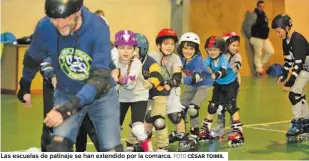  ?? FOTO CÉSAR TOIMIL ?? Las escuelas de patinaje se han extendido por la comarca.