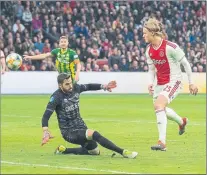  ??  ?? Kasper Dolberg (Ajax, 21 años) suma seis en la Eredivisie FOTO: EFE