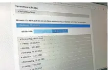  ?? RP-FOTO: WER ?? Wer am Sonntag online einen Termin für einen Personalau­sweise buchen wollte, bekam als früheste Option den 8. März. Telefonisc­h gehe es auch schneller, erklärte das Ordnungsam­t.