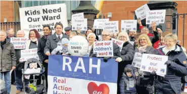  ??  ?? Anger Protesters say the ward must be saved