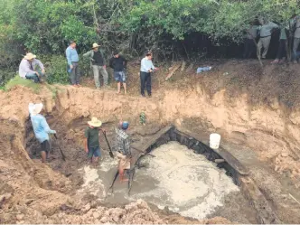  ??  ?? En Cordillera, en la ciudad de Primero de Marzo, también se dio un importante registro histórico con el hallazgo de una embarcació­n en diciembre del 2019.