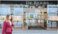  ??  ?? De Beers’ rough diamond sales have declined in value. | Bloomberg