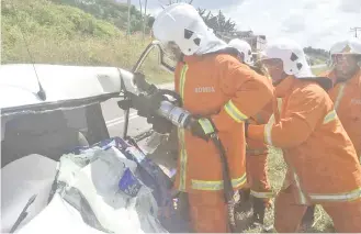  ??  ?? Puru bomba Beluran minggisom solinaid 30 minit minomoguno koumatan poimbida montok pinapalabu­s munggui noduso ih nagansip.