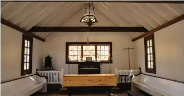  ?? (James Estrin/the New York Times) ?? A chapel with a biodegrada­ble coffin at a cemetery owned by Ed Bixby in Steelmanto­wn, New Jersey.