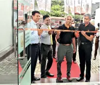  ??  ?? Malabe branch inaugurate­d by Chief Guest Sumith Cumaranatu­nga (Chairman of Siyapatha Finance PLC) along with Rushanka Silva (Deputy Chairman Siyapatha Finance PLC, Ananda Seneviratn­e ( Managing Director of Siyapatha Finance PLC) and Shiran Perera ( Director of Siyapatha Finance PLC)