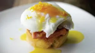  ??  ?? Orange Eggs Benedict