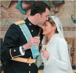  ?? EFE ?? Carmen Lomana, esta semana. A la derecha, imagen del enlace de los Reyes de España, en 2004