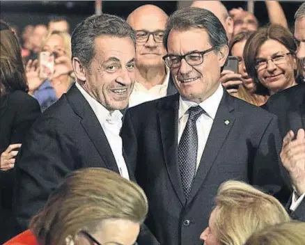  ?? ÀLEX GARCIA ?? Artur Mas junto al francés Nicolas Sarkozy, un expresiden­te que intenta regresar al poder
