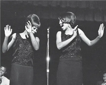  ?? ALABAMA DEPARTMENT OF ARCHIVES AND HISTORY ?? Gladys Horton and Katherine Anderson of the Marvelette­s sing during a show.