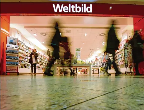  ?? Foto: Bernhard Weizenegge­r ?? Von der Glanzzeit des Weltbild Verlages sind die Weltbild Filialen übrig geblieben – wie diese hier in der Augsburger City Galerie.