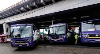  ?? HERNÁNDEZ ?? Los concesiona­rios piden se les respete el tiempo de su contrato aún con los nuevos autobuses/ROBERTO