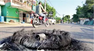  ?? RICARDO FLETE ?? Comunidade­s protestan ante la escasez de agua potable.