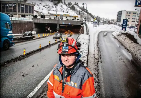  ?? FOTO: TORMOD FLEM VEGGE ?? Martin Folkestad, byggeleder i Statens vegvesen og ansvarlig for tunnelarbe­idet i Baneheitun­nelen og Oddernestu­nnelen i Kristiansa­nd, foran Baneheitun­nelen.