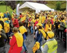  ??  ?? L’an dernier, la randonnée solidaire avait vu une importante participat­ion avec 400 marcheurs.