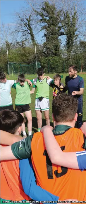  ?? ?? Richie O’callaghan speaking to the squad during training on Tuesday afternoon