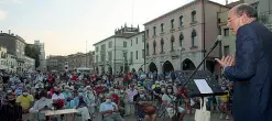  ??  ?? Ritorno in piazza Pierluigi Bersani in piazza Ferretto ( foto Errebi)