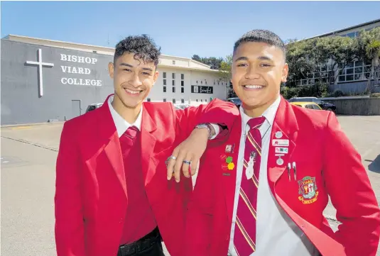  ?? PHOTO / MARK MITCHELL ?? Bishop Viard College students Robert, 15 (left), and Oliver, 17, helped police catch a suspected car thief, at the Porirua school