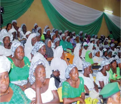  ??  ?? Cross section of women at the event