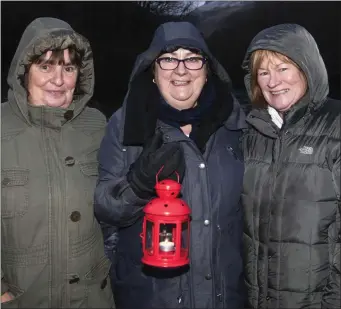  ??  ?? Trish Carter, Marian O’Neill and Anne Dowling at the 100 Lights walk around Baravore ford.