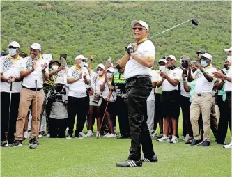  ?? ?? LIMPOPO Premier Stan Mathabathe tees off during the ANC golf day at Euphoria Golf Estate in the Waterberg. News Agency (ANA)
| OUPA MOKOENA African