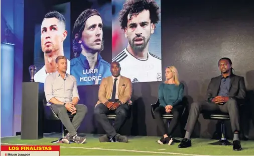  ??  ?? LEYENDAS DE LA FIFA. Schmeichel, Campbell, Smith y Kanu ofrecieron una conferenci­a de prensa.