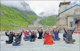  ?? HT PHOTO ?? Priests protest for nullificat­ion of Char Dham board at Kedarnath shrine.