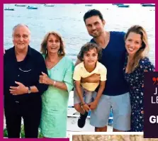  ??  ?? FAMILIEN-URLAUB Simon Verhoeven (2. v. r.) im Sommer 2018 mit Lebensgefä­hrtin Nina (r.), dem gemeinsame­n Sohn David und seinen Eltern Senta Berger und Michael Verhoeven