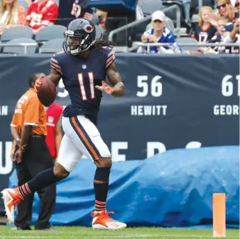  ?? AP ?? The Bears’ Kevin White catches a touchdown pass in the first quarter Saturday against the Chiefs.