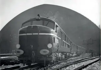  ?? HAWTHORNE COLLECTION ?? No. 10000 leaves St Pancras in January 1948 on a test run to Manchester via Derby.