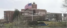  ?? nICOLAUS CzARnECkI / hERALD StAff fILE ?? SCENE OF OUTBREAK: The Holyoke Soldiers’ Home was the site of a big coronaviru­s outbreak, with 77 veterans dying from the disease.