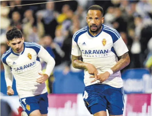  ?? ÁNGEL DE CASTRO ?? Bebé celebra el gol que ponía por delante al Zaragoza en los primeros compases del segundo perioodo.