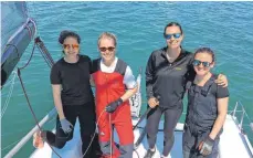  ?? FOTO: WYC ?? Als WYC-Südseeperl­en werden Franzi Bäurle, Ellen Bauer, Anne Bauer und Lina Schnetz (von links) beim „Helga-Cup in Hamburg segeln.