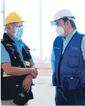  ?? FOTO: EL HERALDO ?? Los funcionari­os durante la visita al aeropuerto.