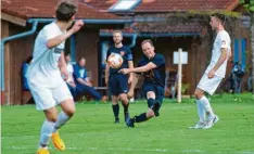  ?? Foto: Rudnik (Archivbild) ?? Gelingt dem TSV Finning (schwarze Trikots) der Aufstieg in die Kreisklass­e? Am Donnerstag steht das erste Relegation­sspiel an.