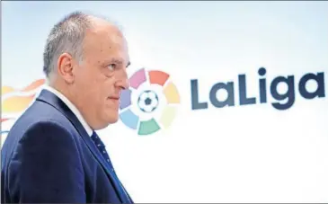  ??  ?? El presidente de LaLiga, Javier Tebas, volvió a cargar ayer contra la RFEF en las redes sociales.