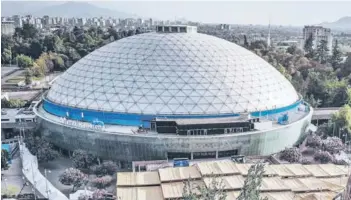  ??  ?? Los socios tras la concesión del Movistar Arena piden una extensión del contrato.