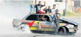  ?? Picture: FREDLIN ADRIAAN ?? WINNING LAP: Winners of the Inaugural battle of the provinces spinning title are, from left, driver Craig Miles, Team Eastern Cape captain Naseem Ahmed, Shaukat-Ali Abdullah, Safwaan Ahmed and Aziz Omarjee