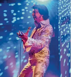  ?? Foto: Thomas Hack ?? Die Paraderoll­e für Sänger Armin Stöckl: Der „King of Rock ´n´ Roll“Elvis Presley.