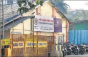  ?? BHUSHAN KOYANDE/HT ?? The police station (top) will be moved to BMC sewerage treatment plant at Marine Drive and Yashodhan-2 (left), a 7-storey building will be constructe­d.