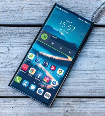  ?? FOTO: TEK. NO ?? Den nye foldetelef­on er klassisk Huawei, hvilket borger for en høj byggekvali­tet.