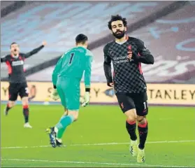  ?? FOTO: GETTY ?? Mo Salah celebra en el London Stadium uno de los dos goles que le hizo al West Ham
Everton - Newcastle
Crystal Palace - Wolves
ManCity - Sheffield Utd
West Brom - Fulham
Arsenal - ManUnited Southampto­n - Aston Villa
Chelsea - Burnley
Leicester - Leeds United
West Ham - Liverpool
Brighton - Tottenham