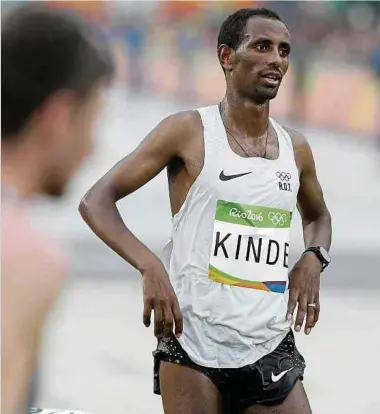  ?? Foto: Fabrizio Munisso ?? Premiere bei den Olympische­n Sommerspie­len 2016 in Rio de Janeiro: Yonas Kinde ist Teil des Flüchtling­steams und läuft Marathon.
