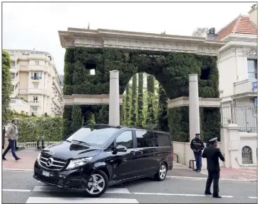  ?? (Photo J-F Ottonello) ?? A l’hôtel Métropole où séjournent les joueurs allemands, la sécurité a été renforcée.