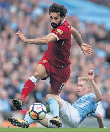  ??  ?? PELIGRO. Salah y De Bruyne son las estrellas del Liverpool y City, rivales a evitar por los españoles.