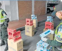  ??  ?? EL ÚTIMO GOLPE QUE PROPINÓ LA POLFA al cigarrillo de contraband­o se produjo en El Zulia, donde se aprehendie­ron 5.990 cajas.