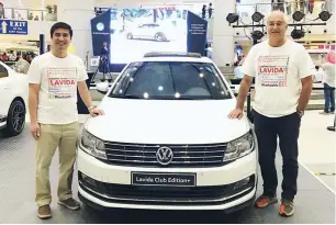  ??  ?? From left: Volkswagen Philippine­s President, Felipe Estrella, and Chief Operating Adviser, Klaus Schadewald.