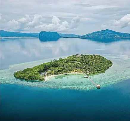  ?? Fondation Sulubaaï ?? L’île de Pangatalan, qui s’étend sur 4,5 ha terrestres et 45 ha de fonds marins, fait partie de l’archipel de Palawan, aux Philippine­s.